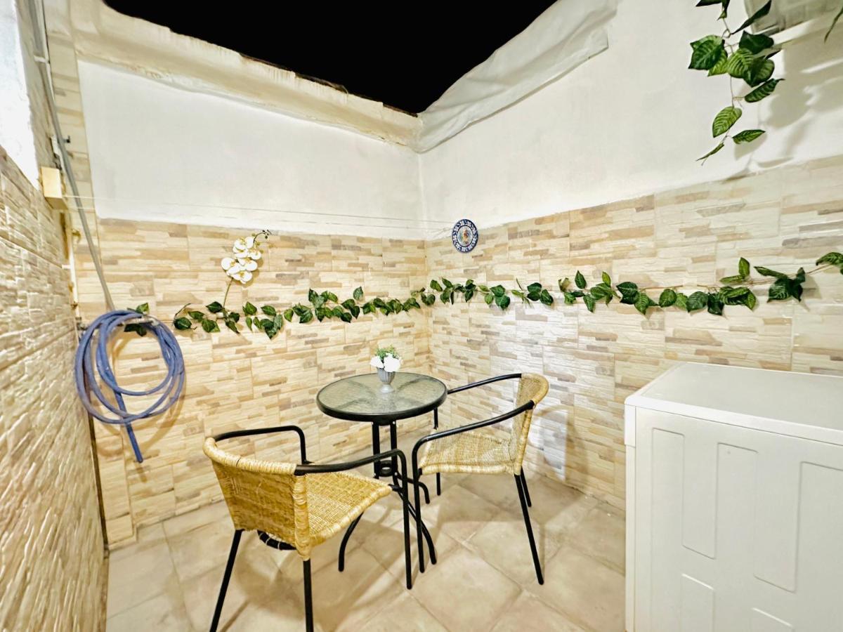 Sol Apartamentos Malaga Centro Luaran gambar